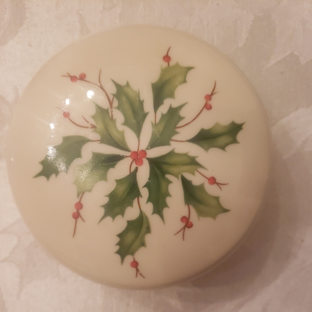 Lenox dimension collection holiday trinket jewelry box round gold rim